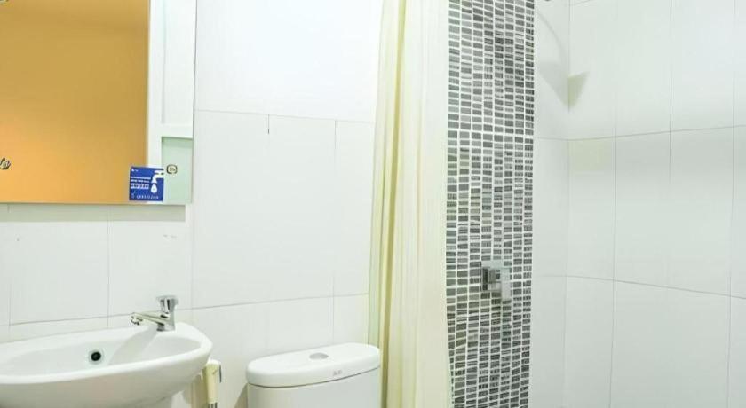 Life Puri Hotel Surabaya Gubeng المظهر الخارجي الصورة